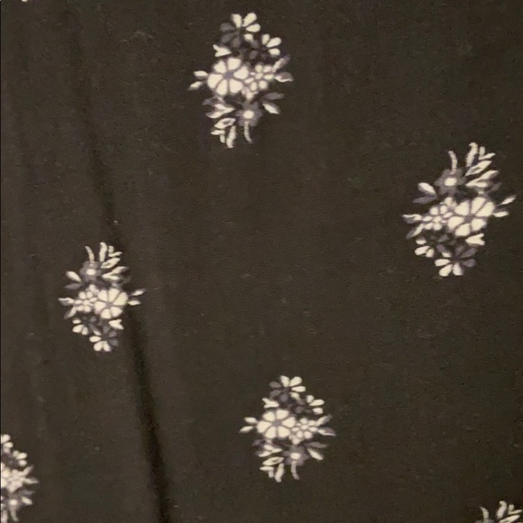 Black Old Navy V-neck Blouse - Picture 4 of 4